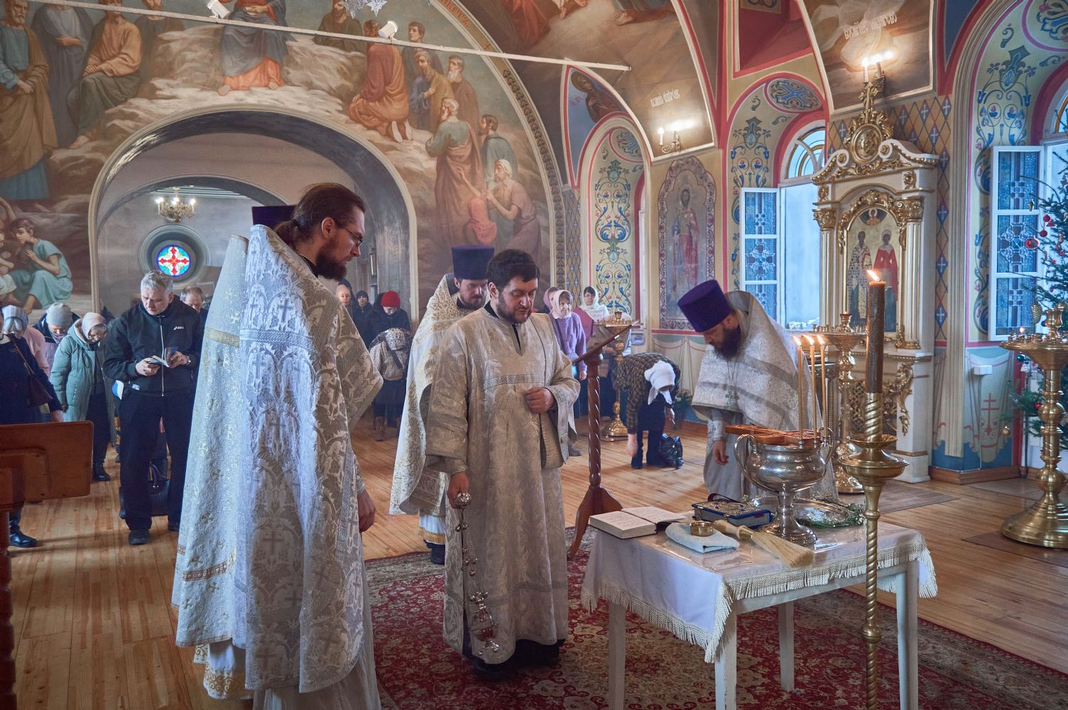 Богослужения Навечерия Богоявления были совершены в Воскресенском храме