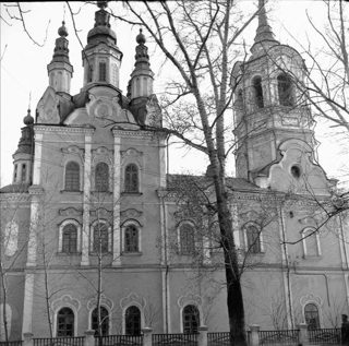 Воскресенская церковь в 1970-е годы: западный фасад