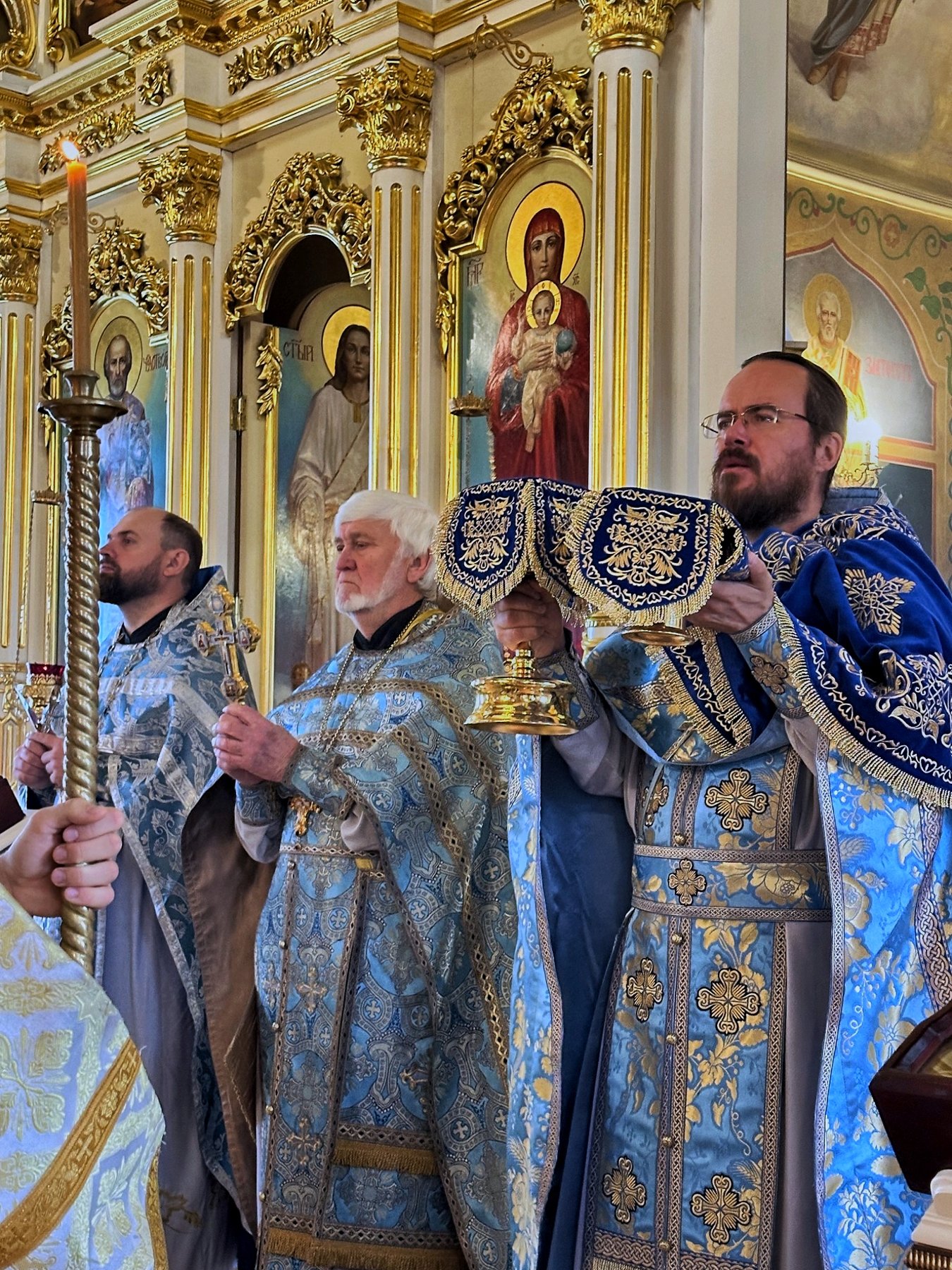 ПОД ПОКРОВОМ ЦАРИЦЫ НЕБЕСНОЙ К празднику Покрова Пресвятой Богородицы